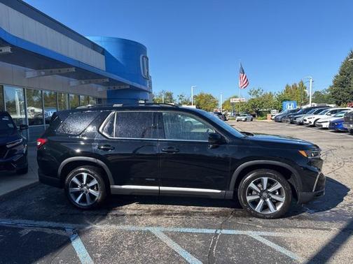 2025 Honda Pilot Touring 8-Passenger