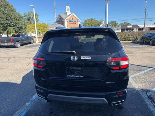 2025 Honda Pilot Touring 8-Passenger