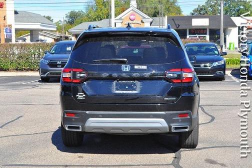 2025 Honda Pilot Touring 8-Passenger