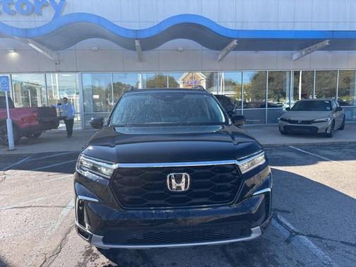 2025 Honda Pilot Touring 8-Passenger