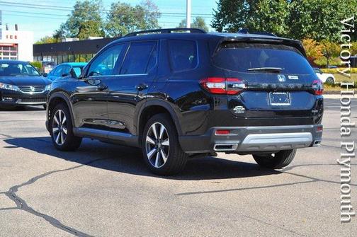 2025 Honda Pilot Touring 8-Passenger