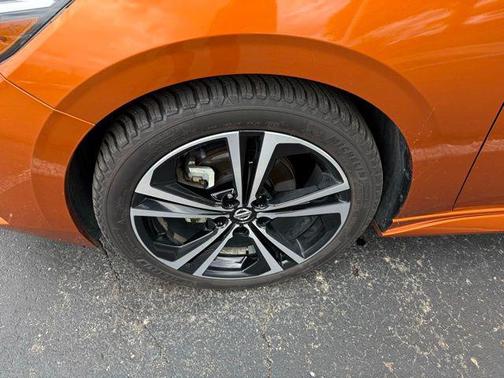 Monarch Orange Metallic/Super Black 2023 Nissan Sentra SR
