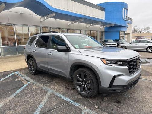 Lunar Silver Metallic 2025 Honda Pilot Sport