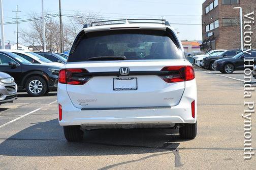 Platinum White Pearl 2026 Honda Odyssey Elite