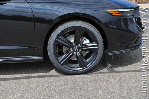 Crystal Black Pearl 2026 Honda Accord Hybrid Sport-L