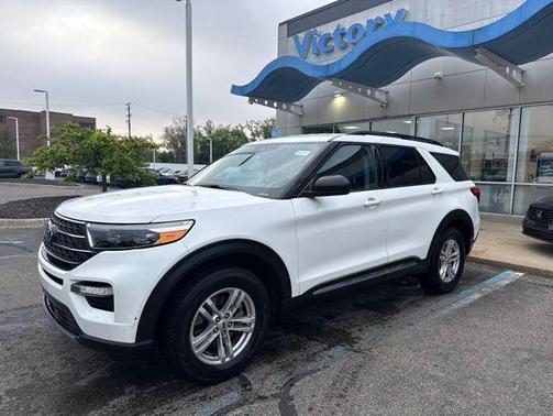Star White Metallic Tri-Coat 2022 Ford Explorer XLT
