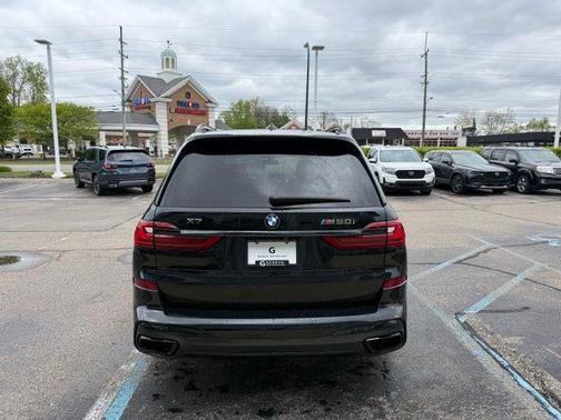 Black Sapphire Metallic 2020 BMW X7 M50i