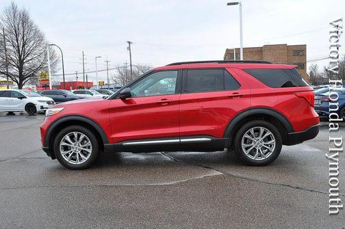 Rapid Red Metallic Tinted Clearcoat 2020 Ford Explorer XLT