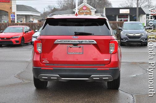 Rapid Red Metallic Tinted Clearcoat 2020 Ford Explorer XLT
