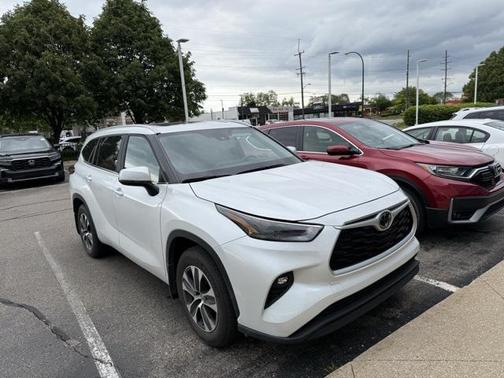 2023 Toyota Highlander XLE