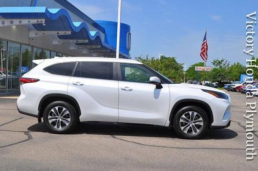 2023 Toyota Highlander XLE