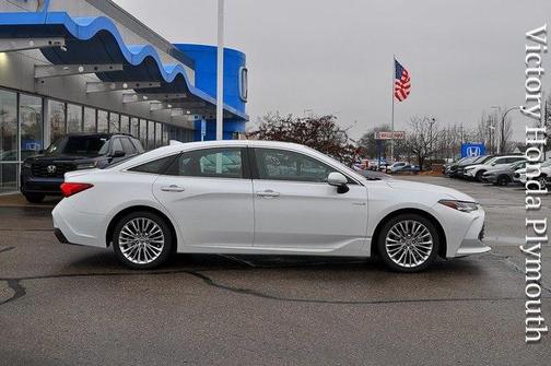 2019 Toyota Avalon Hybrid Limited