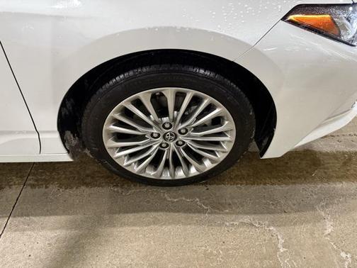 2019 Toyota Avalon Hybrid Limited