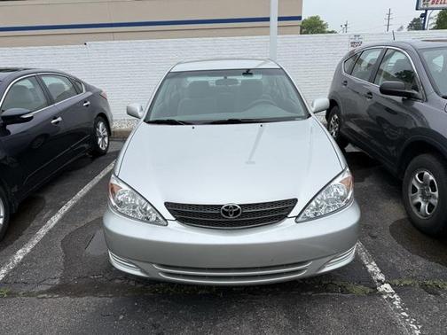 2004 Toyota Camry LE V6