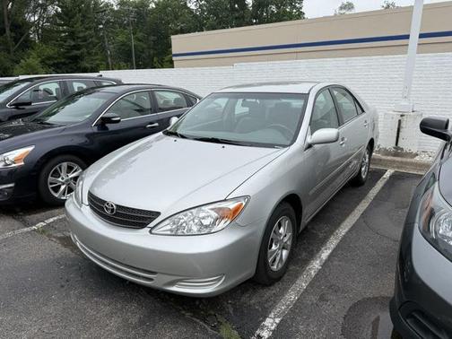 2004 Toyota Camry LE V6