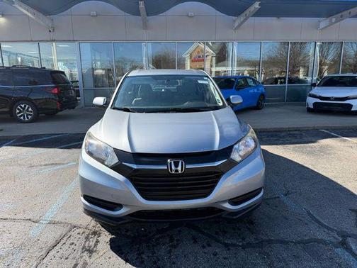 Lunar Silver Metallic 2018 Honda HR-V LX