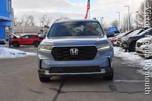 2025 Honda Pilot Touring 8-Passenger