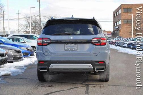 2025 Honda Pilot Touring 8-Passenger