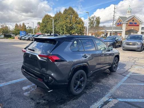 2020 Toyota RAV4 Hybrid SE