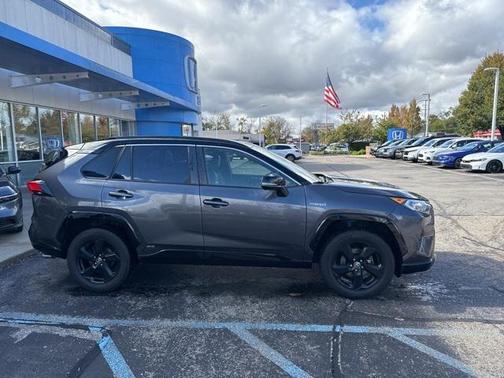 2020 Toyota RAV4 Hybrid SE