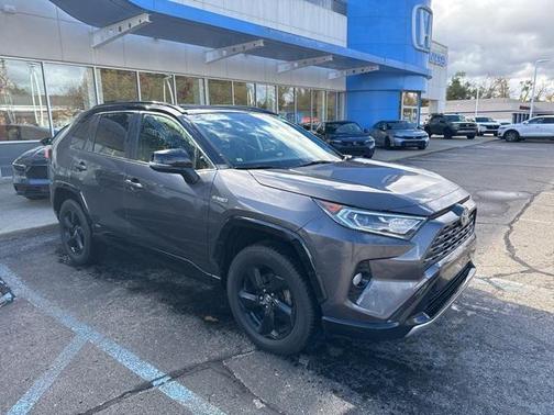 2020 Toyota RAV4 Hybrid SE