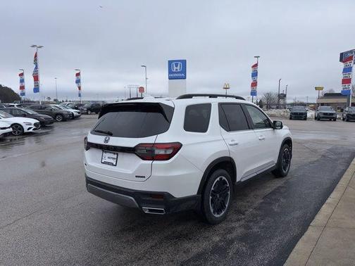 Platinum White Pearl 2026 Honda Pilot Touring 8-Passenger