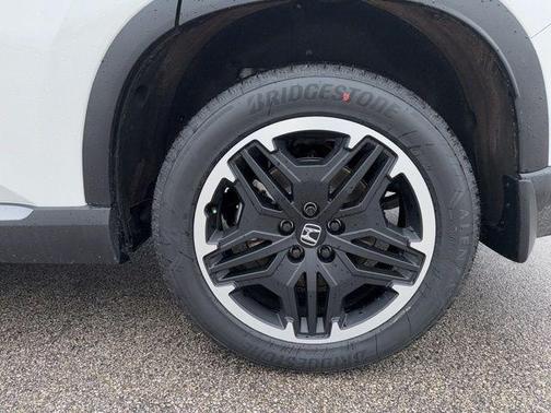 Platinum White Pearl 2026 Honda Pilot Touring 8-Passenger