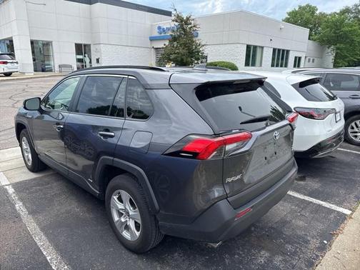 2020 Toyota RAV4 Hybrid XLE