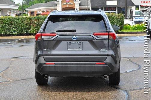 2020 Toyota RAV4 Hybrid XLE
