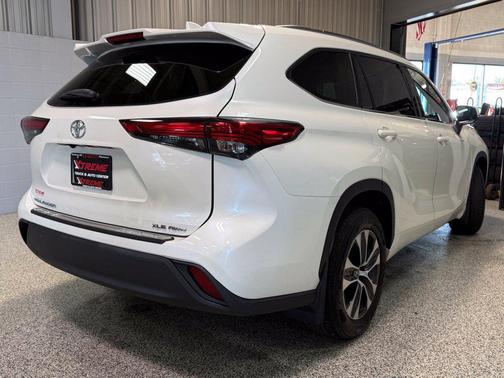 Blizzard Pearl 2020 Toyota Highlander XLE