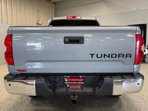 Gray 2018 Toyota Tundra SR5