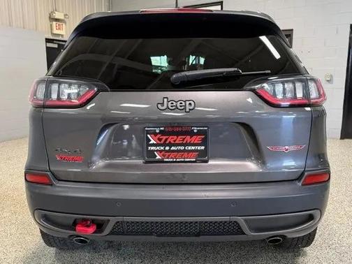 Gray 2019 Jeep Cherokee Trailhawk