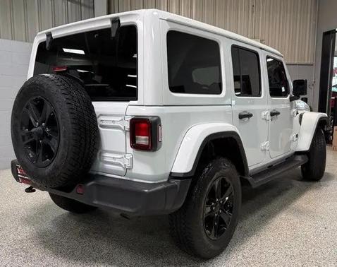 White/off-white 2021 Jeep Wrangler Unlimited Altitude