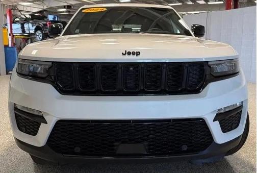 White/off-white 2024 Jeep Grand Cherokee Limited