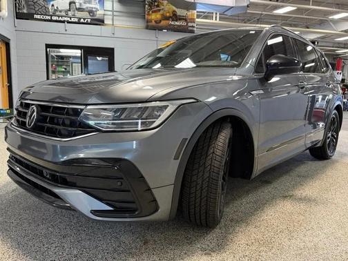 Gray 2022 Volkswagen Tiguan 2.0T SE R-Line Black 4MOTION