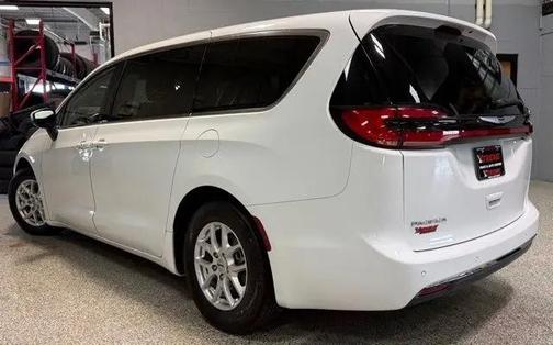 Bright White Clearcoat 2023 Chrysler Pacifica Touring L