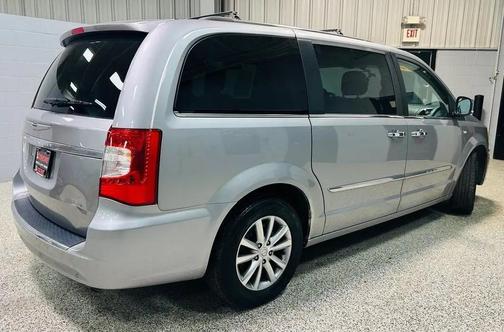 2014 Chrysler Town & Country Touring-L