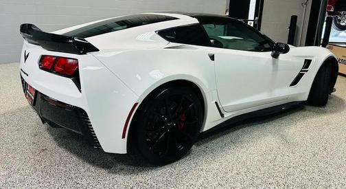 Arctic White 2019 Chevrolet Corvette Grand Sport