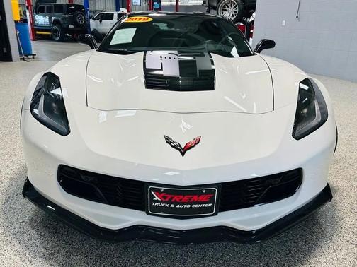 Arctic White 2019 Chevrolet Corvette Grand Sport