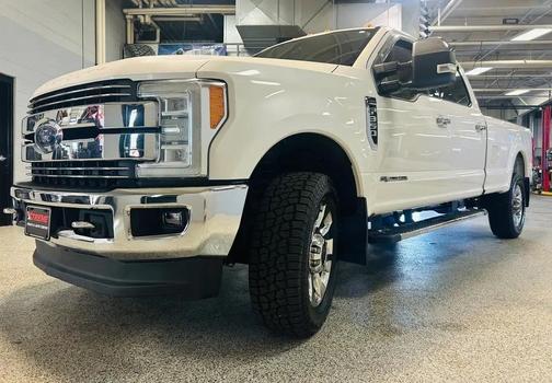 White 2017 Ford F-350 Lariat