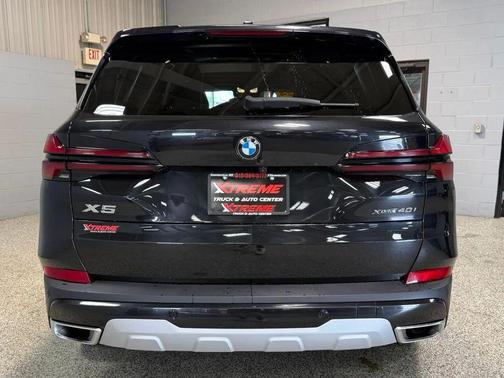 Black Sapphire Metallic 2024 BMW X5 xDrive40i