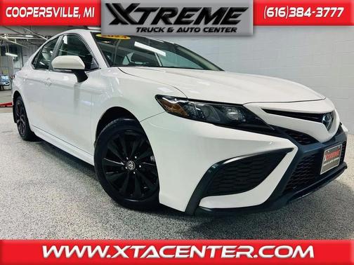 Ice Cap 2024 Toyota Camry SE