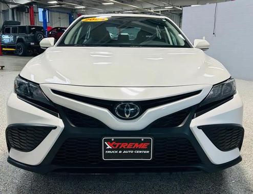 Ice Cap 2024 Toyota Camry SE