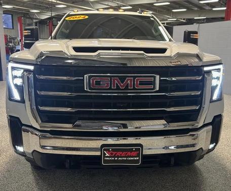 Summit White 2024 GMC Sierra 3500 SLE