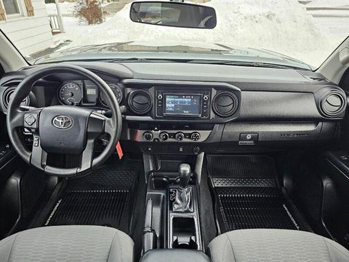 2017 Toyota Tacoma SR V6