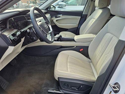 2024 Audi Q8 e-tron Premium