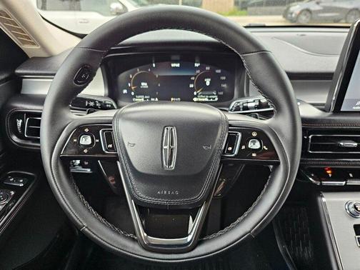 2022 Lincoln Aviator Standard AWD