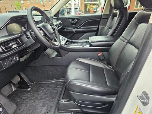 2022 Lincoln Aviator Standard AWD