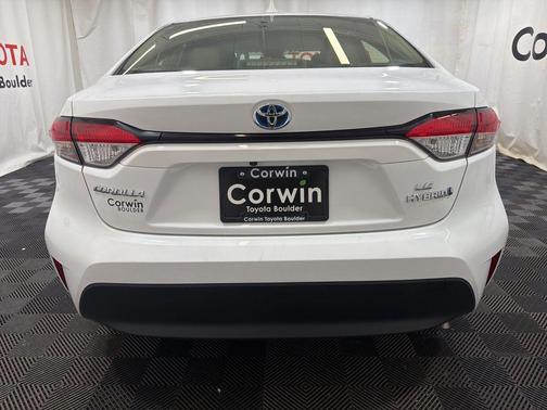 Ice Cap 2024 Toyota Corolla Hybrid LE