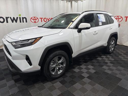 2025 Toyota RAV4 Hybrid XLE